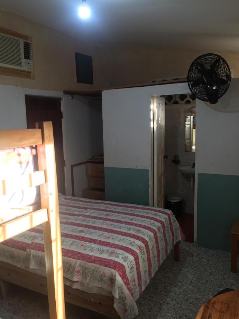 Hostal Camping Beach Salinas  Exteriör bild